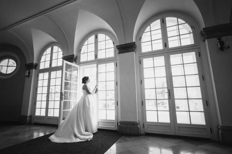 plener slubny w krakowie, sesja slubna w krakowie, fotografia slubna malopolska, zdjecia slubne malopolska, fotografia slubna krakow, zdjecia slubne w palacu radziwillow, sesja slubna palac radziwillow w balicach, sesja slubna na krakowskim rynku, plener slubny kopiec kraka, sesja slubna koiec krakusa, zdjecia slubne krakow, fotograf slubny krakow, dwoch fotografow na slub, zdjecia slubne cieszyn, sesja slubna na wawelu, plener fotografia slubna cieszyn