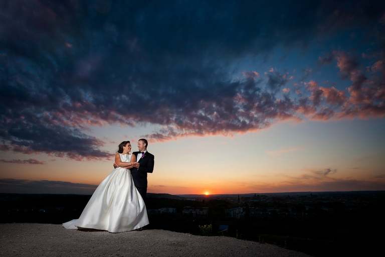 plener slubny w krakowie, sesja slubna w krakowie, fotografia slubna malopolska, zdjecia slubne malopolska, fotografia slubna krakow, zdjecia slubne w palacu radziwillow, sesja slubna palac radziwillow w balicach, sesja slubna na krakowskim rynku, plener slubny kopiec kraka, sesja slubna koiec krakusa, zdjecia slubne krakow, fotograf slubny krakow, dwoch fotografow na slub, zdjecia slubne cieszyn, sesja slubna na wawelu, plener fotografia slubna cieszyn