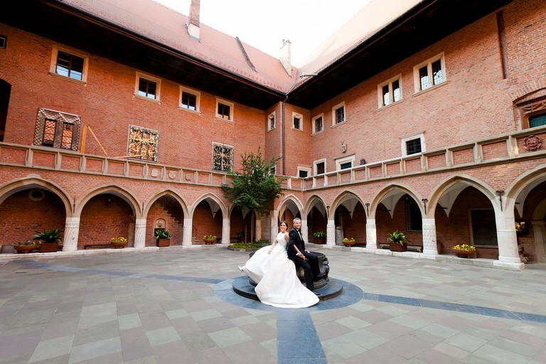 plener slubny w krakowie, sesja slubna w krakowie, fotografia slubna malopolska, zdjecia slubne malopolska, fotografia slubna krakow, zdjecia slubne w palacu radziwillow, sesja slubna palac radziwillow w balicach, sesja slubna na krakowskim rynku, plener slubny kopiec kraka, sesja slubna koiec krakusa, zdjecia slubne krakow, fotograf slubny krakow, dwoch fotografow na slub, zdjecia slubne cieszyn, sesja slubna na wawelu, plener fotografia slubna cieszyn