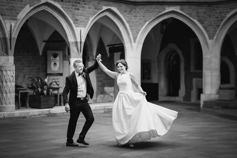 plener slubny w krakowie, sesja slubna w krakowie, fotografia slubna malopolska, zdjecia slubne malopolska, fotografia slubna krakow, zdjecia slubne w palacu radziwillow, sesja slubna palac radziwillow w balicach, sesja slubna na krakowskim rynku, plener slubny kopiec kraka, sesja slubna koiec krakusa, zdjecia slubne krakow, fotograf slubny krakow, dwoch fotografow na slub, zdjecia slubne cieszyn, sesja slubna na wawelu, plener fotografia slubna cieszyn