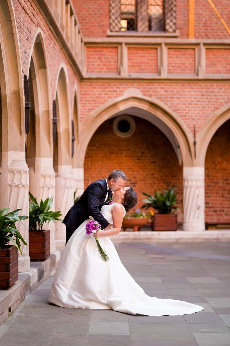 plener slubny w krakowie, sesja slubna w krakowie, fotografia slubna malopolska, zdjecia slubne malopolska, fotografia slubna krakow, zdjecia slubne w palacu radziwillow, sesja slubna palac radziwillow w balicach, sesja slubna na krakowskim rynku, plener slubny kopiec kraka, sesja slubna koiec krakusa, zdjecia slubne krakow, fotograf slubny krakow, dwoch fotografow na slub, zdjecia slubne cieszyn, sesja slubna na wawelu, plener fotografia slubna cieszyn