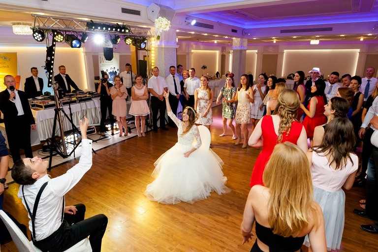 fotografia slubna, fotografia slubna krakow, zdjecia slubne krakow, fotograf slubny krakow, fotograf na wesele krakow, slub w Opactwie Benedyktynow w Tyncu, slub klasztor Tyniec, wesele Kasztel Kajasowka w Rybnej, wesele w Kajasowce Rybna, zdjecia slubne bielsko, fotograf slubny bielsko, www.magiaobrazu.com, zdjecia slubne bielsko, fotografia slubna slask, fotograf cieszyn, zdjecia slubne cieszyn