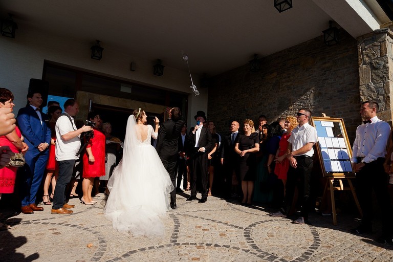 fotografia slubna, fotografia slubna krakow, zdjecia slubne krakow, fotograf slubny krakow, fotograf na wesele krakow, slub w Opactwie Benedyktynow w Tyncu, slub klasztor Tyniec, wesele Kasztel Kajasowka w Rybnej, wesele w Kajasowce Rybna, zdjecia slubne bielsko, fotograf slubny bielsko, www.magiaobrazu.com, zdjecia slubne bielsko, fotografia slubna slask, fotograf cieszyn, zdjecia slubne cieszyn