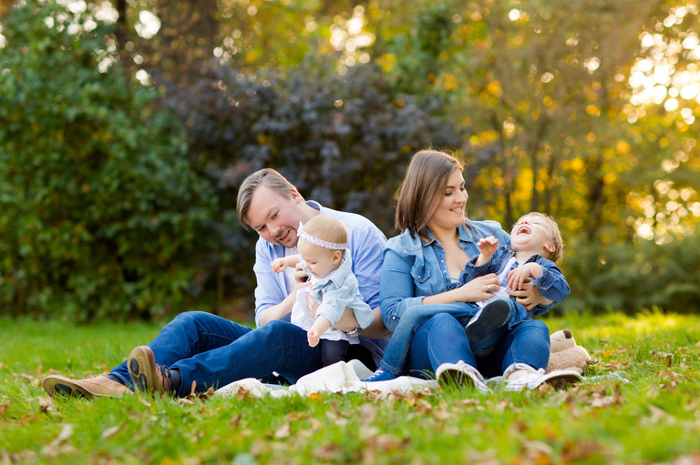 lifestylowa sesja rodzinna pszczyna, lifestylowe sesje rodzinne pszczyna, sesje dzieciece pszczyna, zdjecia dzieciece pszczyna, fotografia noworodkowa pszczyna, sesja rodzinna bielsko, fotografia rodzinna slask, zdjecia portretowe pszczyna, sesja portretowa bielsko, zdjecia w plenerze bielsko, rodzina w plenerze slask, fotografia dziecieca bielsko, zdjecia dzieci bielsko, fotografia rodzinna bielsko-biala, fotografia rodzinna slask, zdjecia ludzi slask, zdjecia dla rodzin, fotograf fotograf rodzinny slask, , fotograf czechowice, fotografia bielsko, zdjecia slask, www.magiaobrazu.com,