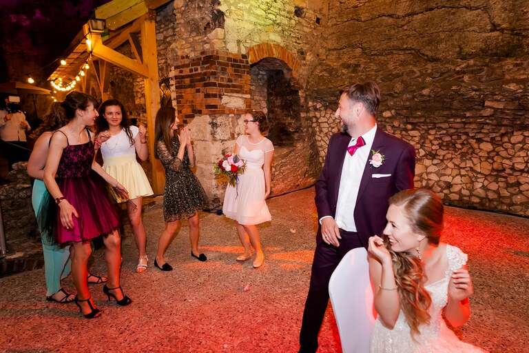 slub w ogrodziencu, wesele w ogrodziencu, wesele na zamku slask, slub na zamku, wyjatkowy slub, oryginalne miejsce na slub slask, slub ogrodzieniec, wesele ogrodzieniec, magia obrazu, ceremonia slubna w plenerze slask, slub w plenerze slask, organizacja slubu czyni cuda, zdjecia slubne bielsko, fotograf slubny bielsko, fotografia slubna cieszyn, slub plenerowy slask, najlepsza fotografia slubna slask, www.magiaobrazu.com, zdjecia slubne bielsko, fotografia slubna slask, zdjecia slubne zywiec, zdjecia slubne cieszyn, dwoch fotografow na slub, zdjecia slubne slask,