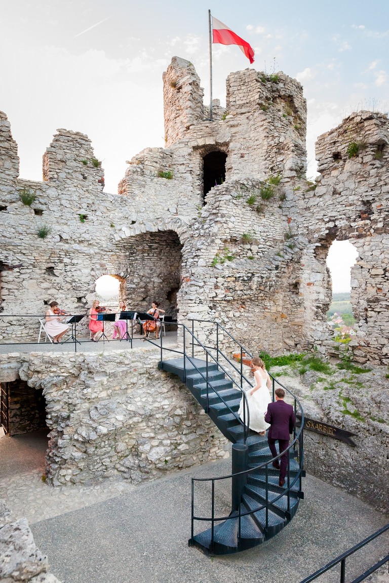 slub w ogrodziencu, wesele w ogrodziencu, wesele na zamku slask, slub na zamku, wyjatkowy slub, oryginalne miejsce na slub slask, slub ogrodzieniec, wesele ogrodzieniec, magia obrazu, ceremonia slubna w plenerze slask, slub w plenerze slask, organizacja slubu czyni cuda, zdjecia slubne bielsko, fotograf slubny bielsko, fotografia slubna cieszyn, slub plenerowy slask, najlepsza fotografia slubna slask, www.magiaobrazu.com, zdjecia slubne bielsko, fotografia slubna slask, zdjecia slubne zywiec, zdjecia slubne cieszyn, dwoch fotografow na slub, zdjecia slubne slask,