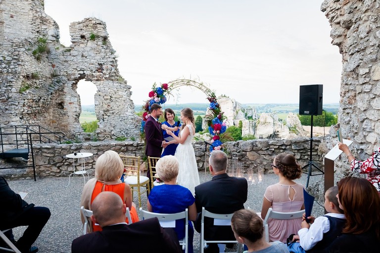 slub w ogrodziencu, wesele w ogrodziencu, wesele na zamku slask, slub na zamku, wyjatkowy slub, oryginalne miejsce na slub slask, slub ogrodzieniec, wesele ogrodzieniec, magia obrazu, ceremonia slubna w plenerze slask, slub w plenerze slask, organizacja slubu czyni cuda, zdjecia slubne bielsko, fotograf slubny bielsko, fotografia slubna cieszyn, slub plenerowy slask, najlepsza fotografia slubna slask, www.magiaobrazu.com, zdjecia slubne bielsko, fotografia slubna slask, zdjecia slubne zywiec, zdjecia slubne cieszyn, dwoch fotografow na slub, zdjecia slubne slask,