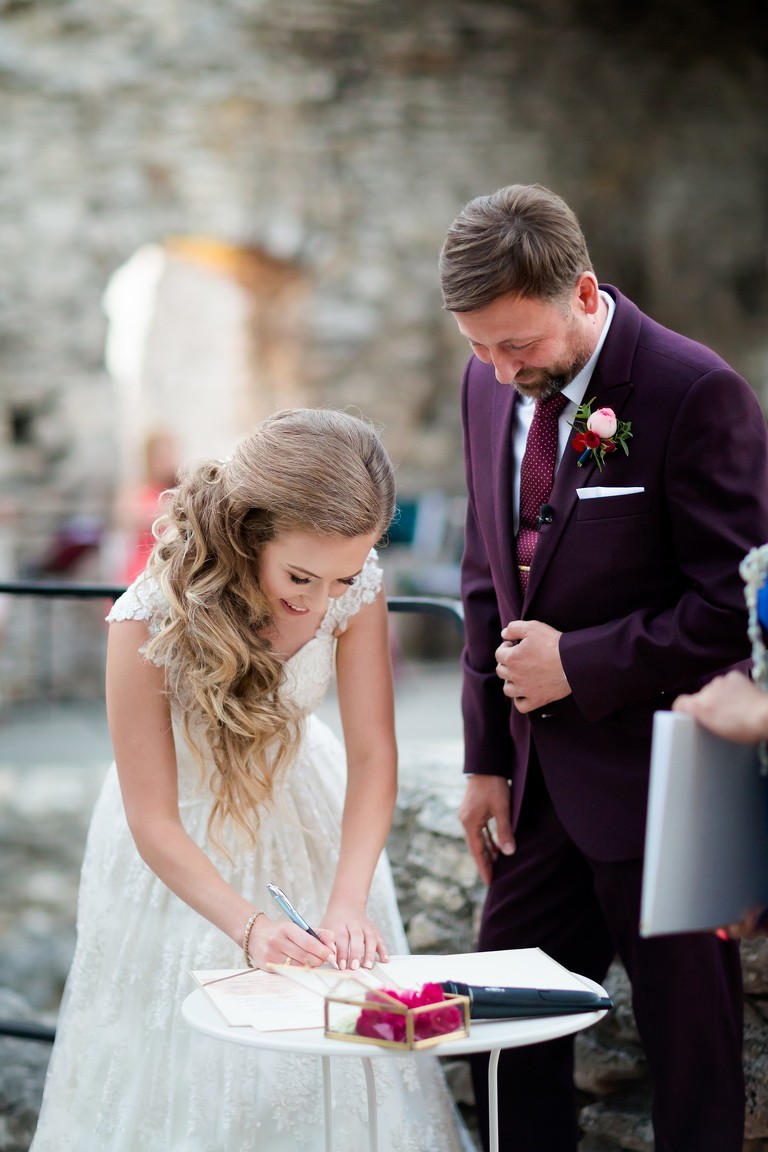 slub w ogrodziencu, wesele w ogrodziencu, wesele na zamku slask, slub na zamku, wyjatkowy slub, oryginalne miejsce na slub slask, slub ogrodzieniec, wesele ogrodzieniec, magia obrazu, ceremonia slubna w plenerze slask, slub w plenerze slask, organizacja slubu czyni cuda, zdjecia slubne bielsko, fotograf slubny bielsko, fotografia slubna cieszyn, slub plenerowy slask, najlepsza fotografia slubna slask, www.magiaobrazu.com, zdjecia slubne bielsko, fotografia slubna slask, zdjecia slubne zywiec, zdjecia slubne cieszyn, dwoch fotografow na slub, zdjecia slubne slask,