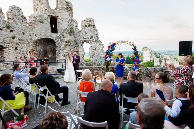 slub w ogrodziencu, wesele w ogrodziencu, wesele na zamku slask, slub na zamku, wyjatkowy slub, oryginalne miejsce na slub slask, slub ogrodzieniec, wesele ogrodzieniec, magia obrazu, ceremonia slubna w plenerze slask, slub w plenerze slask, organizacja slubu czyni cuda, zdjecia slubne bielsko, fotograf slubny bielsko, fotografia slubna cieszyn, slub plenerowy slask, najlepsza fotografia slubna slask, www.magiaobrazu.com, zdjecia slubne bielsko, fotografia slubna slask, zdjecia slubne zywiec, zdjecia slubne cieszyn, dwoch fotografow na slub, zdjecia slubne slask,