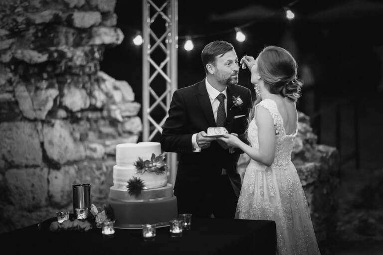 slub w ogrodziencu, wesele w ogrodziencu, wesele na zamku slask, slub na zamku, wyjatkowy slub, oryginalne miejsce na slub slask, slub ogrodzieniec, wesele ogrodzieniec, magia obrazu, ceremonia slubna w plenerze slask, slub w plenerze slask, organizacja slubu czyni cuda, zdjecia slubne bielsko, fotograf slubny bielsko, fotografia slubna cieszyn, slub plenerowy slask, najlepsza fotografia slubna slask, www.magiaobrazu.com, zdjecia slubne bielsko, fotografia slubna slask, zdjecia slubne zywiec, zdjecia slubne cieszyn, dwoch fotografow na slub, zdjecia slubne slask,