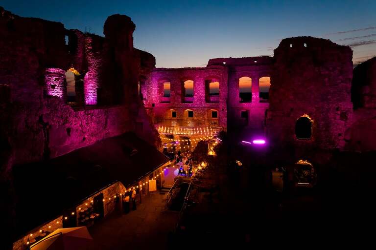 slub w ogrodziencu, wesele w ogrodziencu, wesele na zamku slask, slub na zamku, wyjatkowy slub, oryginalne miejsce na slub slask, slub ogrodzieniec, wesele ogrodzieniec, magia obrazu, ceremonia slubna w plenerze slask, slub w plenerze slask, organizacja slubu czyni cuda, zdjecia slubne bielsko, fotograf slubny bielsko, fotografia slubna cieszyn, slub plenerowy slask, najlepsza fotografia slubna slask, www.magiaobrazu.com, zdjecia slubne bielsko, fotografia slubna slask, zdjecia slubne zywiec, zdjecia slubne cieszyn, dwoch fotografow na slub, zdjecia slubne slask,