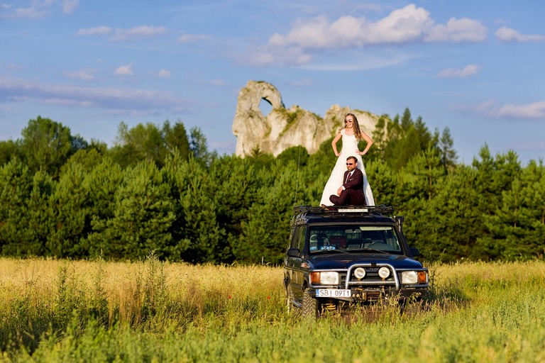 plener slubny na jurze, sesja slubna na jurze, plener slubny skalki slask, sesja slubna na skalkach slask, fotografia slubna slask, zdjecia slubne slask, fotografia slubna katowice, zdjecia slubne katowice, romantyczna sesja slubna slask, fotografia slubna czestochowa, zdjecia slubne zawiercie, zdjecia slubne bielsko, fotografia slubna bielsko, oryginalny plener slubny, oryginalna sesja slubna, sesja slubna z autem, www.magiaobrazu.com, Anna i Jacek Bieniek,