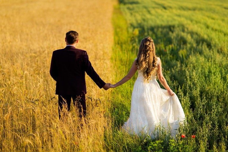 plener slubny na jurze, sesja slubna na jurze, plener slubny skalki slask, sesja slubna na skalkach slask, fotografia slubna slask, zdjecia slubne slask, fotografia slubna katowice, zdjecia slubne katowice, romantyczna sesja slubna slask, fotografia slubna czestochowa, zdjecia slubne zawiercie, zdjecia slubne bielsko, fotografia slubna bielsko, oryginalny plener slubny, oryginalna sesja slubna, sesja slubna z autem, www.magiaobrazu.com, Anna i Jacek Bieniek,