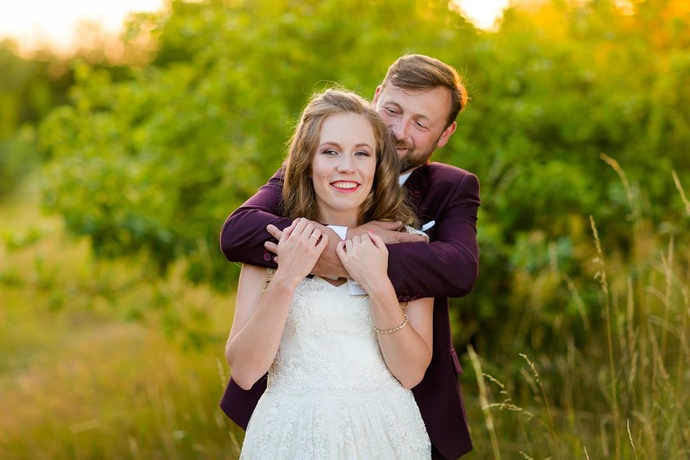 plener slubny na jurze, sesja slubna na jurze, plener slubny skalki slask, sesja slubna na skalkach slask, fotografia slubna slask, zdjecia slubne slask, fotografia slubna katowice, zdjecia slubne katowice, romantyczna sesja slubna slask, fotografia slubna czestochowa, zdjecia slubne zawiercie, zdjecia slubne bielsko, fotografia slubna bielsko, oryginalny plener slubny, oryginalna sesja slubna, sesja slubna z autem, www.magiaobrazu.com, Anna i Jacek Bieniek,