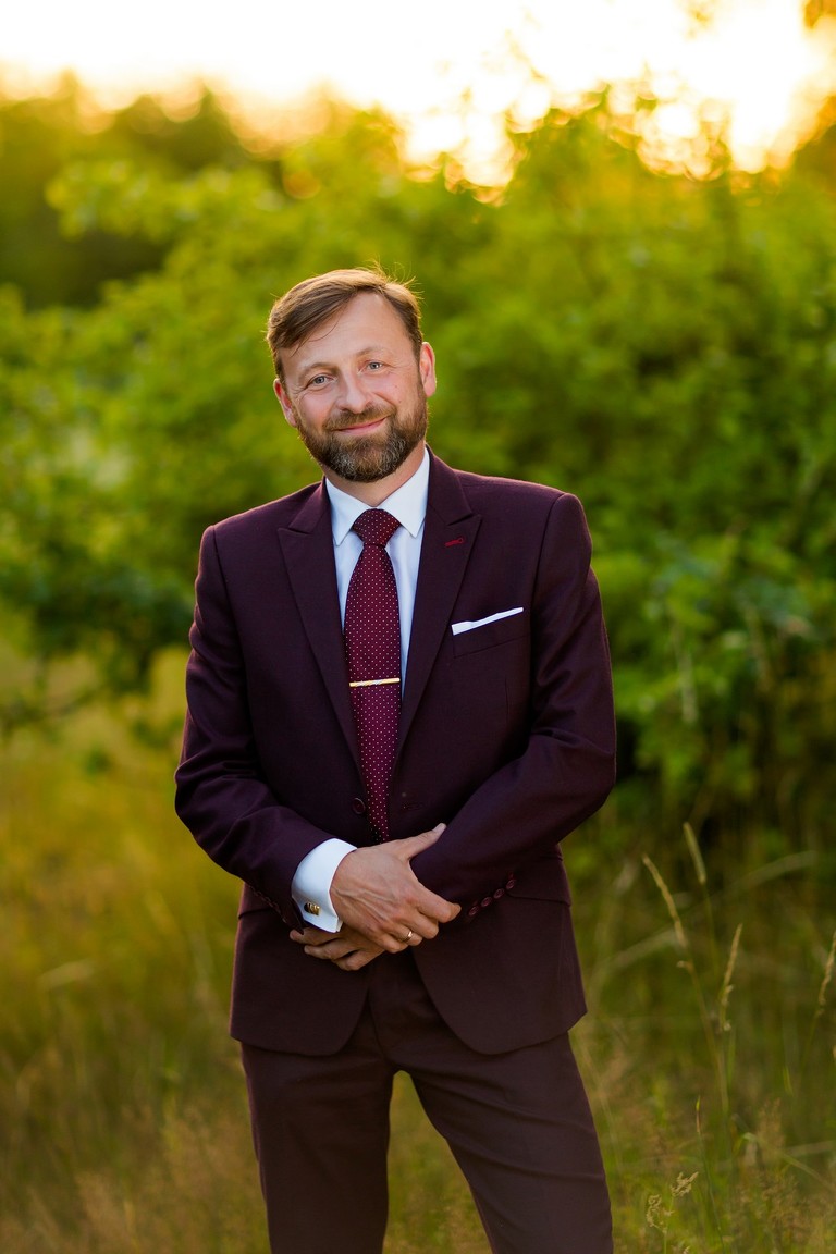 plener slubny na jurze, sesja slubna na jurze, plener slubny skalki slask, sesja slubna na skalkach slask, fotografia slubna slask, zdjecia slubne slask, fotografia slubna katowice, zdjecia slubne katowice, romantyczna sesja slubna slask, fotografia slubna czestochowa, zdjecia slubne zawiercie, zdjecia slubne bielsko, fotografia slubna bielsko, oryginalny plener slubny, oryginalna sesja slubna, sesja slubna z autem, www.magiaobrazu.com, Anna i Jacek Bieniek,