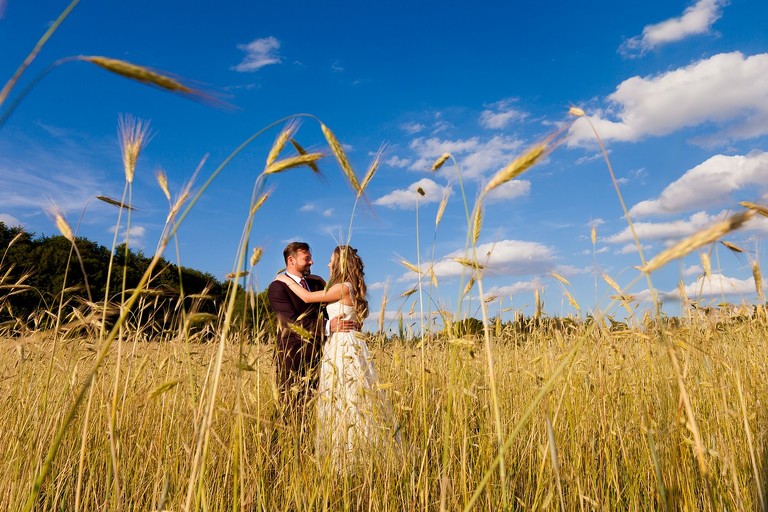 plener slubny na jurze, sesja slubna na jurze, plener slubny skalki slask, sesja slubna na skalkach slask, fotografia slubna slask, zdjecia slubne slask, fotografia slubna katowice, zdjecia slubne katowice, romantyczna sesja slubna slask, fotografia slubna czestochowa, zdjecia slubne zawiercie, zdjecia slubne bielsko, fotografia slubna bielsko, oryginalny plener slubny, oryginalna sesja slubna, sesja slubna z autem, www.magiaobrazu.com, Anna i Jacek Bieniek,