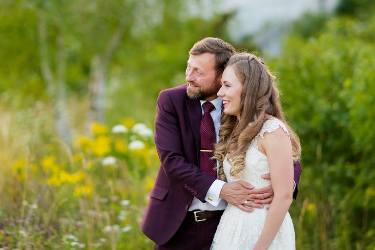 plener slubny na jurze, sesja slubna na jurze, plener slubny skalki slask, sesja slubna na skalkach slask, fotografia slubna slask, zdjecia slubne slask, fotografia slubna katowice, zdjecia slubne katowice, romantyczna sesja slubna slask, fotografia slubna czestochowa, zdjecia slubne zawiercie, zdjecia slubne bielsko, fotografia slubna bielsko, oryginalny plener slubny, oryginalna sesja slubna, sesja slubna z autem, www.magiaobrazu.com, Anna i Jacek Bieniek,