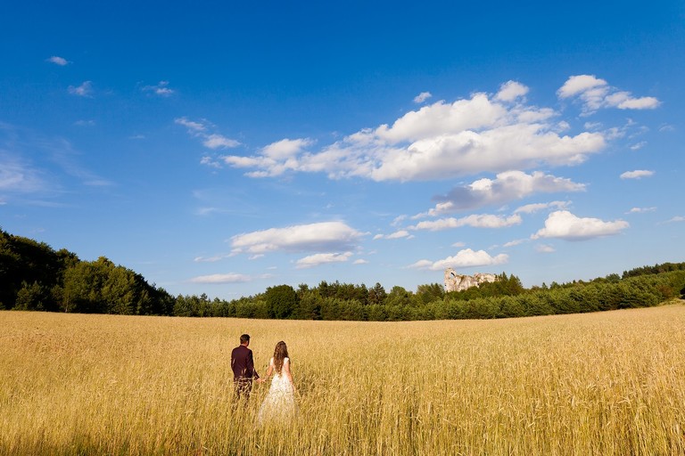 plener slubny na jurze, sesja slubna na jurze, plener slubny skalki slask, sesja slubna na skalkach slask, fotografia slubna slask, zdjecia slubne slask, fotografia slubna katowice, zdjecia slubne katowice, romantyczna sesja slubna slask, fotografia slubna czestochowa, zdjecia slubne zawiercie, zdjecia slubne bielsko, fotografia slubna bielsko, oryginalny plener slubny, oryginalna sesja slubna, sesja slubna z autem, www.magiaobrazu.com, Anna i Jacek Bieniek,
