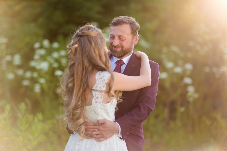 plener slubny na jurze, sesja slubna na jurze, plener slubny skalki slask, sesja slubna na skalkach slask, fotografia slubna slask, zdjecia slubne slask, fotografia slubna katowice, zdjecia slubne katowice, romantyczna sesja slubna slask, fotografia slubna czestochowa, zdjecia slubne zawiercie, zdjecia slubne bielsko, fotografia slubna bielsko, oryginalny plener slubny, oryginalna sesja slubna, sesja slubna z autem, www.magiaobrazu.com, Anna i Jacek Bieniek,