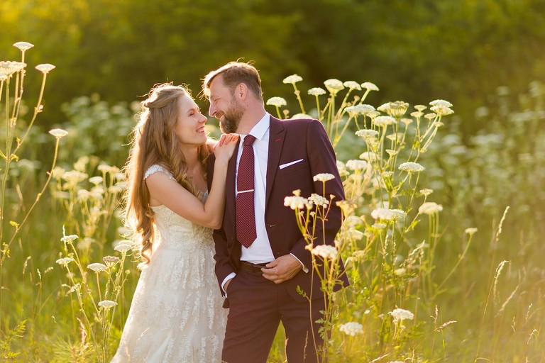 plener slubny na jurze, sesja slubna na jurze, plener slubny skalki slask, sesja slubna na skalkach slask, fotografia slubna slask, zdjecia slubne slask, fotografia slubna katowice, zdjecia slubne katowice, romantyczna sesja slubna slask, fotografia slubna czestochowa, zdjecia slubne zawiercie, zdjecia slubne bielsko, fotografia slubna bielsko, oryginalny plener slubny, oryginalna sesja slubna, sesja slubna z autem, www.magiaobrazu.com, Anna i Jacek Bieniek,