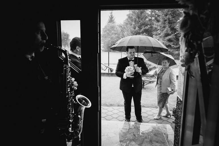 fotografia slubna czechowice, zdjecia slubne czechowice, fotograf slubny slask, slub w kosciele sw marcina w brzeszczach, zabytkowy kosciol drewniany brzeszcze, slub w drewnianym kosciele brzeszcze, wesele dworek cynkownia w czechowicach, wesele w cynkowni czechowice, dworek stara cynkownia, fotografia slubna katowice, zdjecia slubne katowice, zdjecia slubne zywiec, fotografia slubna, zdjecia slubne bielsko, fotograf slubny bielsko, fotograf slubny cieszyn, fotografia slubna cieszyn, www.magiaobrazu.com, zdjecia slubne bielsko, fotografia slubna slask, zdjecia slubne zywiec, zdjecia slubne cieszyn, dwoch fotografow na slub, zdjecia slubne slask,