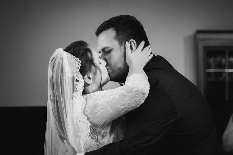 fotografia slubna czechowice, zdjecia slubne czechowice, fotograf slubny slask, slub w kosciele sw marcina w brzeszczach, zabytkowy kosciol drewniany brzeszcze, slub w drewnianym kosciele brzeszcze, wesele dworek cynkownia w czechowicach, wesele w cynkowni czechowice, dworek stara cynkownia, fotografia slubna katowice, zdjecia slubne katowice, zdjecia slubne zywiec, fotografia slubna, zdjecia slubne bielsko, fotograf slubny bielsko, fotograf slubny cieszyn, fotografia slubna cieszyn, www.magiaobrazu.com, zdjecia slubne bielsko, fotografia slubna slask, zdjecia slubne zywiec, zdjecia slubne cieszyn, dwoch fotografow na slub, zdjecia slubne slask,