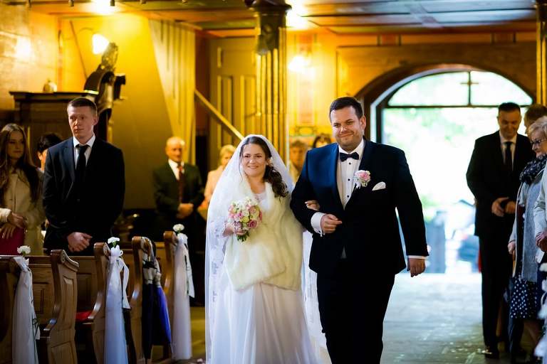 fotografia slubna czechowice, zdjecia slubne czechowice, fotograf slubny slask, slub w kosciele sw marcina w brzeszczach, zabytkowy kosciol drewniany brzeszcze, slub w drewnianym kosciele brzeszcze, wesele dworek cynkownia w czechowicach, wesele w cynkowni czechowice, dworek stara cynkownia, fotografia slubna katowice, zdjecia slubne katowice, zdjecia slubne zywiec, fotografia slubna, zdjecia slubne bielsko, fotograf slubny bielsko, fotograf slubny cieszyn, fotografia slubna cieszyn, www.magiaobrazu.com, zdjecia slubne bielsko, fotografia slubna slask, zdjecia slubne zywiec, zdjecia slubne cieszyn, dwoch fotografow na slub, zdjecia slubne slask,