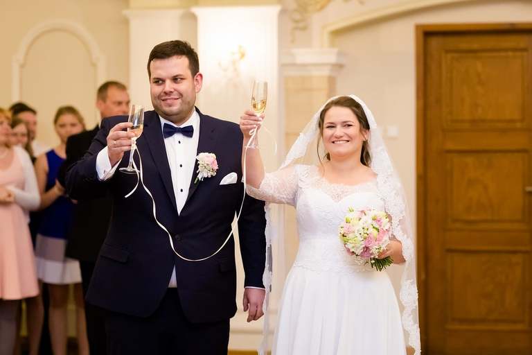 fotografia slubna czechowice, zdjecia slubne czechowice, fotograf slubny slask, slub w kosciele sw marcina w brzeszczach, zabytkowy kosciol drewniany brzeszcze, slub w drewnianym kosciele brzeszcze, wesele dworek cynkownia w czechowicach, wesele w cynkowni czechowice, dworek stara cynkownia, fotografia slubna katowice, zdjecia slubne katowice, zdjecia slubne zywiec, fotografia slubna, zdjecia slubne bielsko, fotograf slubny bielsko, fotograf slubny cieszyn, fotografia slubna cieszyn, www.magiaobrazu.com, zdjecia slubne bielsko, fotografia slubna slask, zdjecia slubne zywiec, zdjecia slubne cieszyn, dwoch fotografow na slub, zdjecia slubne slask,