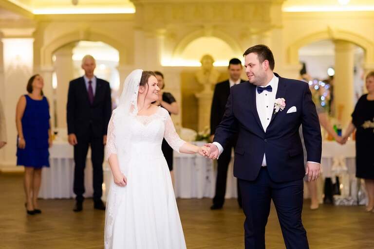 fotografia slubna czechowice, zdjecia slubne czechowice, fotograf slubny slask, slub w kosciele sw marcina w brzeszczach, zabytkowy kosciol drewniany brzeszcze, slub w drewnianym kosciele brzeszcze, wesele dworek cynkownia w czechowicach, wesele w cynkowni czechowice, dworek stara cynkownia, fotografia slubna katowice, zdjecia slubne katowice, zdjecia slubne zywiec, fotografia slubna, zdjecia slubne bielsko, fotograf slubny bielsko, fotograf slubny cieszyn, fotografia slubna cieszyn, www.magiaobrazu.com, zdjecia slubne bielsko, fotografia slubna slask, zdjecia slubne zywiec, zdjecia slubne cieszyn, dwoch fotografow na slub, zdjecia slubne slask,