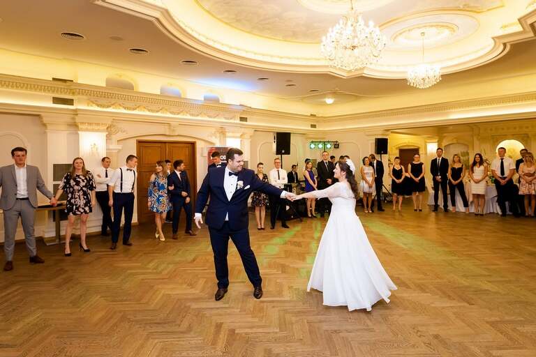 fotografia slubna czechowice, zdjecia slubne czechowice, fotograf slubny slask, slub w kosciele sw marcina w brzeszczach, zabytkowy kosciol drewniany brzeszcze, slub w drewnianym kosciele brzeszcze, wesele dworek cynkownia w czechowicach, wesele w cynkowni czechowice, dworek stara cynkownia, fotografia slubna katowice, zdjecia slubne katowice, zdjecia slubne zywiec, fotografia slubna, zdjecia slubne bielsko, fotograf slubny bielsko, fotograf slubny cieszyn, fotografia slubna cieszyn, www.magiaobrazu.com, zdjecia slubne bielsko, fotografia slubna slask, zdjecia slubne zywiec, zdjecia slubne cieszyn, dwoch fotografow na slub, zdjecia slubne slask,