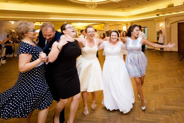 fotografia slubna czechowice, zdjecia slubne czechowice, fotograf slubny slask, slub w kosciele sw marcina w brzeszczach, zabytkowy kosciol drewniany brzeszcze, slub w drewnianym kosciele brzeszcze, wesele dworek cynkownia w czechowicach, wesele w cynkowni czechowice, dworek stara cynkownia, fotografia slubna katowice, zdjecia slubne katowice, zdjecia slubne zywiec, fotografia slubna, zdjecia slubne bielsko, fotograf slubny bielsko, fotograf slubny cieszyn, fotografia slubna cieszyn, www.magiaobrazu.com, zdjecia slubne bielsko, fotografia slubna slask, zdjecia slubne zywiec, zdjecia slubne cieszyn, dwoch fotografow na slub, zdjecia slubne slask,