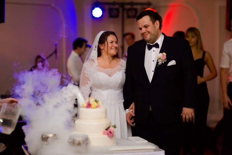 fotografia slubna czechowice, zdjecia slubne czechowice, fotograf slubny slask, slub w kosciele sw marcina w brzeszczach, zabytkowy kosciol drewniany brzeszcze, slub w drewnianym kosciele brzeszcze, wesele dworek cynkownia w czechowicach, wesele w cynkowni czechowice, dworek stara cynkownia, fotografia slubna katowice, zdjecia slubne katowice, zdjecia slubne zywiec, fotografia slubna, zdjecia slubne bielsko, fotograf slubny bielsko, fotograf slubny cieszyn, fotografia slubna cieszyn, www.magiaobrazu.com, zdjecia slubne bielsko, fotografia slubna slask, zdjecia slubne zywiec, zdjecia slubne cieszyn, dwoch fotografow na slub, zdjecia slubne slask,