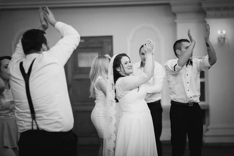 fotografia slubna czechowice, zdjecia slubne czechowice, fotograf slubny slask, slub w kosciele sw marcina w brzeszczach, zabytkowy kosciol drewniany brzeszcze, slub w drewnianym kosciele brzeszcze, wesele dworek cynkownia w czechowicach, wesele w cynkowni czechowice, dworek stara cynkownia, fotografia slubna katowice, zdjecia slubne katowice, zdjecia slubne zywiec, fotografia slubna, zdjecia slubne bielsko, fotograf slubny bielsko, fotograf slubny cieszyn, fotografia slubna cieszyn, www.magiaobrazu.com, zdjecia slubne bielsko, fotografia slubna slask, zdjecia slubne zywiec, zdjecia slubne cieszyn, dwoch fotografow na slub, zdjecia slubne slask,