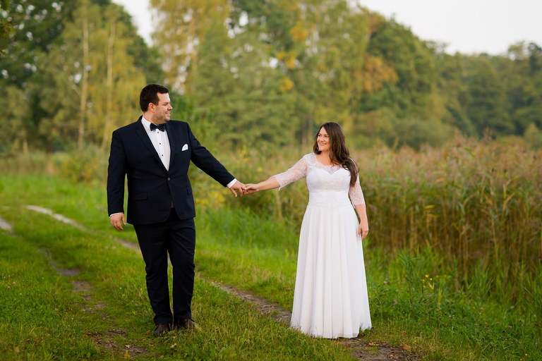 zdjecia slubne zywiec, romantyczny plener slubny, sesja slubna bielsko, plener slubny bielsko, fotograf slubny bielsko, plener slubny w lesie slask, sesja slubna w lesie slask, plener slubny las slask, sesja slubna nad jeziorem slask, fotografia slubna slask, zdjecia slubne slask, fotografia slubna katowice, zdjecia slubne katowice, romantyczna sesja slubna slask, zdjecia slubne bielsko, fotografia slubna bielsko, oryginalny plener slubny, oryginalna sesja slubna, www.magiaobrazu.com, Anna i Jacek Bieniek,