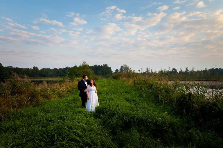 zdjecia slubne zywiec, romantyczny plener slubny, sesja slubna bielsko, plener slubny bielsko, fotograf slubny bielsko, plener slubny w lesie slask, sesja slubna w lesie slask, plener slubny las slask, sesja slubna nad jeziorem slask, fotografia slubna slask, zdjecia slubne slask, fotografia slubna katowice, zdjecia slubne katowice, romantyczna sesja slubna slask, zdjecia slubne bielsko, fotografia slubna bielsko, oryginalny plener slubny, oryginalna sesja slubna, www.magiaobrazu.com, Anna i Jacek Bieniek,