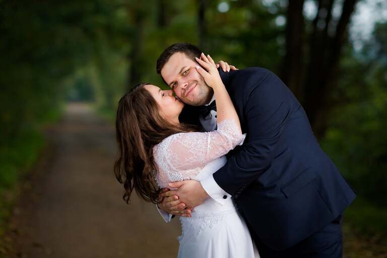 zdjecia slubne zywiec, romantyczny plener slubny, sesja slubna bielsko, plener slubny bielsko, fotograf slubny bielsko, plener slubny w lesie slask, sesja slubna w lesie slask, plener slubny las slask, sesja slubna nad jeziorem slask, fotografia slubna slask, zdjecia slubne slask, fotografia slubna katowice, zdjecia slubne katowice, romantyczna sesja slubna slask, zdjecia slubne bielsko, fotografia slubna bielsko, oryginalny plener slubny, oryginalna sesja slubna, www.magiaobrazu.com, Anna i Jacek Bieniek,