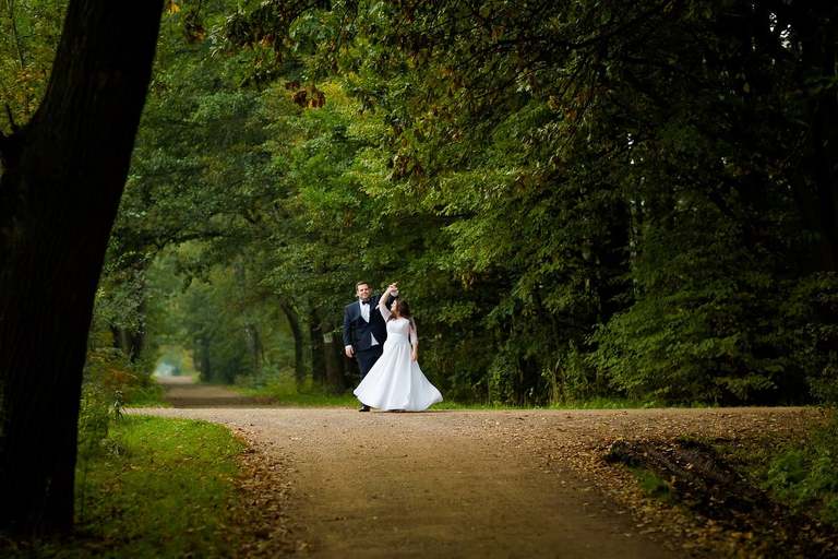 zdjecia slubne zywiec, romantyczny plener slubny, sesja slubna bielsko, plener slubny bielsko, fotograf slubny bielsko, plener slubny w lesie slask, sesja slubna w lesie slask, plener slubny las slask, sesja slubna nad jeziorem slask, fotografia slubna slask, zdjecia slubne slask, fotografia slubna katowice, zdjecia slubne katowice, romantyczna sesja slubna slask, zdjecia slubne bielsko, fotografia slubna bielsko, oryginalny plener slubny, oryginalna sesja slubna, www.magiaobrazu.com, Anna i Jacek Bieniek,