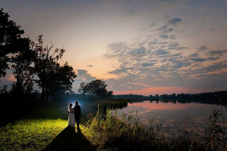 zdjecia slubne zywiec, romantyczny plener slubny, sesja slubna bielsko, plener slubny bielsko, fotograf slubny bielsko, plener slubny w lesie slask, sesja slubna w lesie slask, plener slubny las slask, sesja slubna nad jeziorem slask, fotografia slubna slask, zdjecia slubne slask, fotografia slubna katowice, zdjecia slubne katowice, romantyczna sesja slubna slask, zdjecia slubne bielsko, fotografia slubna bielsko, oryginalny plener slubny, oryginalna sesja slubna, www.magiaobrazu.com, Anna i Jacek Bieniek,