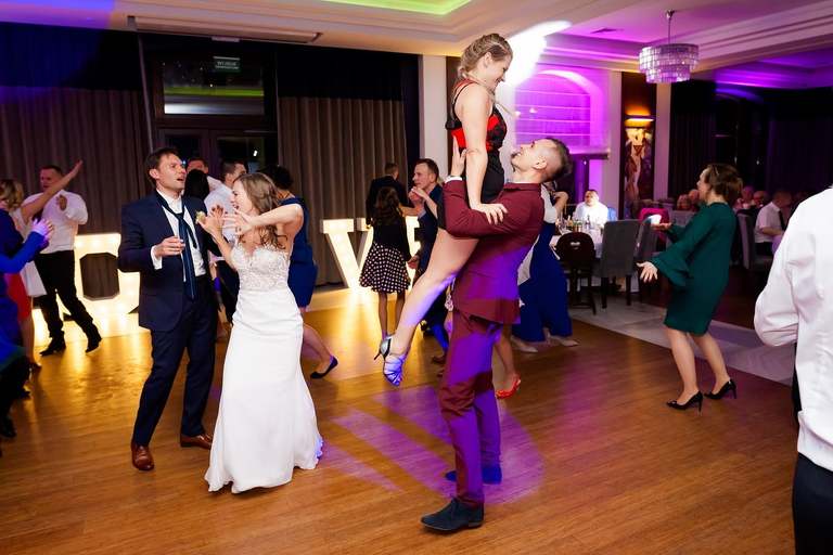 fotografia slubna jastrzebie, zdjecia slubne jastrzebie, fotograf slubny jastrzebie, fotografia slubna slask, fotografia slubna katowice, zdjecia slubne katowice, fotograf slubny katowice, zdjecia slubne bielsko, zdjecia slubne pawlowice, fotografia slubna pawlowice, slub w listopadzie, zdjecia slubne zory, fotografia slubna bielsko, wesele kompleks Dabrowka w Jastrzebiu, wesele w dabrowce jatrzebie,dwoch fotografow na slub, fotografia slubna krakow,