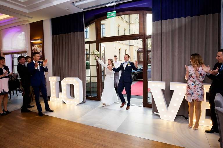 fotografia slubna jastrzebie, zdjecia slubne jastrzebie, fotograf slubny jastrzebie, fotografia slubna slask, fotografia slubna katowice, zdjecia slubne katowice, fotograf slubny katowice, zdjecia slubne bielsko, zdjecia slubne pawlowice, fotografia slubna pawlowice, slub w listopadzie, zdjecia slubne zory, fotografia slubna bielsko, wesele kompleks Dabrowka w Jastrzebiu, wesele w dabrowce jatrzebie,dwoch fotografow na slub, fotografia slubna krakow,