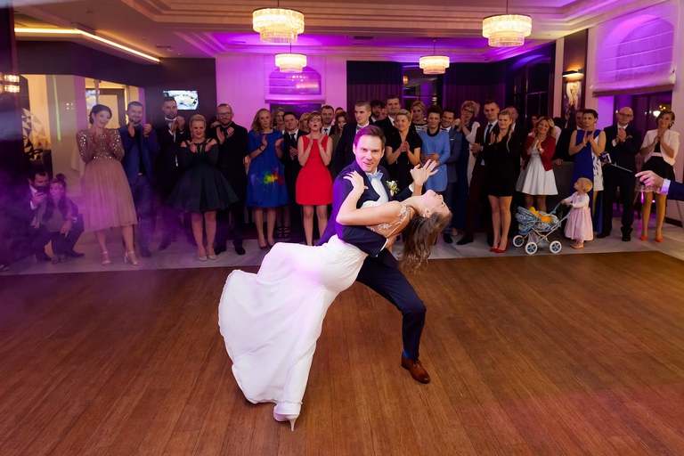 fotografia slubna jastrzebie, zdjecia slubne jastrzebie, fotograf slubny jastrzebie, fotografia slubna slask, fotografia slubna katowice, zdjecia slubne katowice, fotograf slubny katowice, zdjecia slubne bielsko, zdjecia slubne pawlowice, fotografia slubna pawlowice, slub w listopadzie, zdjecia slubne zory, fotografia slubna bielsko, wesele kompleks Dabrowka w Jastrzebiu, wesele w dabrowce jatrzebie,dwoch fotografow na slub, fotografia slubna krakow,