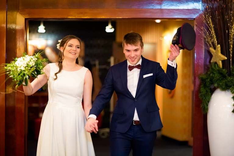 fotografia slubna bielsko, zdjecia slubne bielsko, fotograf slubny slask, zdjecia slubne slask, slub w kosciele w kobiorze, wesele pszczyna, wesele styl 70, hotel styl 70 pszczyna, fotografia slubna zory, zdjecia slubne zory, fotografia slubna katowice, zdjecia slubne katowice, zdjecia slubne zywiec, fotografia slubna, zdjecia slubne bielsko, fotograf slubny bielsko, fotograf slubny cieszyn, fotografia slubna cieszyn, www.magiaobrazu.com, zdjecia slubne czechowice, fotografia slubna slask, zdjecia slubne zywiec, zdjecia slubne cieszyn, dwoch fotografow na slub,