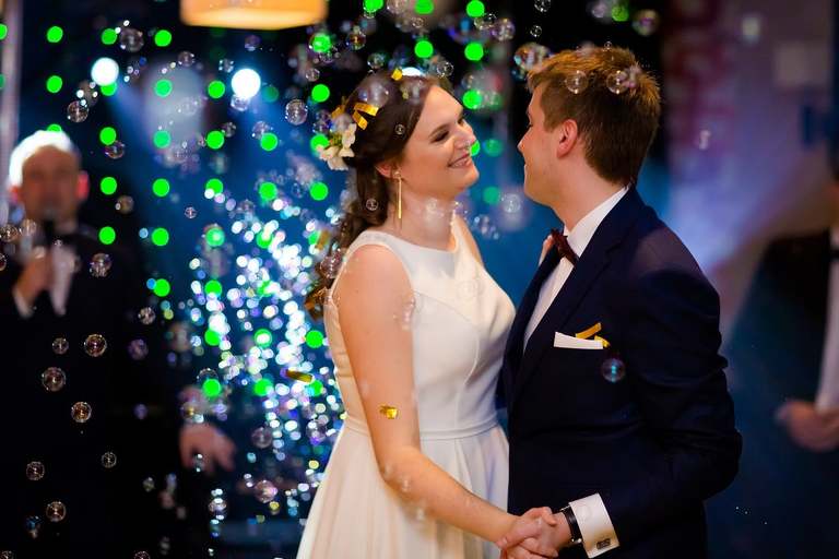 fotografia slubna bielsko, zdjecia slubne bielsko, fotograf slubny slask, zdjecia slubne slask, slub w kosciele w kobiorze, wesele pszczyna, wesele styl 70, hotel styl 70 pszczyna, fotografia slubna zory, zdjecia slubne zory, fotografia slubna katowice, zdjecia slubne katowice, zdjecia slubne zywiec, fotografia slubna, zdjecia slubne bielsko, fotograf slubny bielsko, fotograf slubny cieszyn, fotografia slubna cieszyn, www.magiaobrazu.com, zdjecia slubne czechowice, fotografia slubna slask, zdjecia slubne zywiec, zdjecia slubne cieszyn, dwoch fotografow na slub,