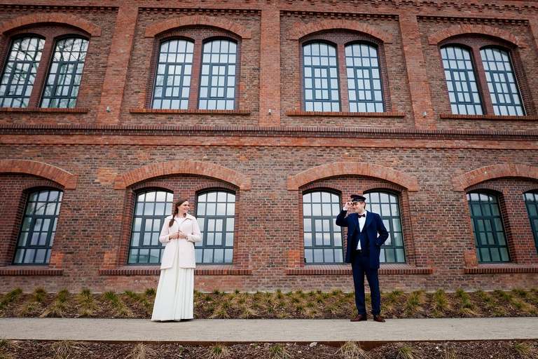 zdjecia slubne slask, zdjecia slubne bielsko, fotografia slubna bielsko, fotograf czechowice, plener slubny w katowicach, sesja slubna katowice, zimowa sesja slubna, miejsca sesja slubna, fotografia slubna slask, fotograf slubny slask, fotografia slubna katowice, zdjecia slubne katowice, fotograf slubny katowice, oryginalna sesja slubna, zimowy plener slubny, nowoczesna sesja slubna, nowoczesny plener slubny, sesja slubna w mundurze, plener slubny w mundurze, www.magiaobrazu.com, fotograf slubny bielsko, fotograf slubny slask, zdjecia slubne czechowice, Anna i Jacek Bieniek, dwoch fotografow na slub,