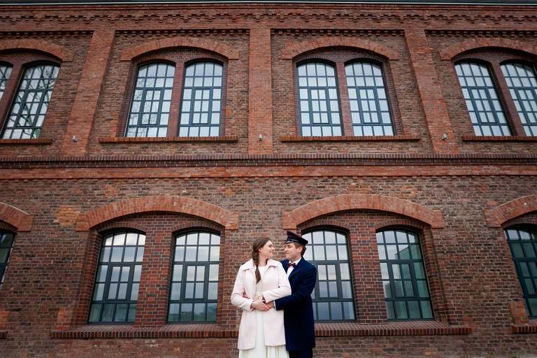 zdjecia slubne slask, zdjecia slubne bielsko, fotografia slubna bielsko, fotograf czechowice, plener slubny w katowicach, sesja slubna katowice, zimowa sesja slubna, miejsca sesja slubna, fotografia slubna slask, fotograf slubny slask, fotografia slubna katowice, zdjecia slubne katowice, fotograf slubny katowice, oryginalna sesja slubna, zimowy plener slubny, nowoczesna sesja slubna, nowoczesny plener slubny, sesja slubna w mundurze, plener slubny w mundurze, www.magiaobrazu.com, fotograf slubny bielsko, fotograf slubny slask, zdjecia slubne czechowice, Anna i Jacek Bieniek, dwoch fotografow na slub,