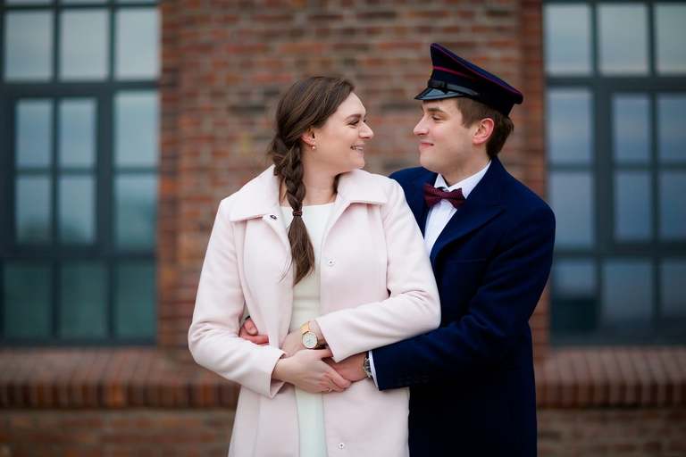 zdjecia slubne slask, zdjecia slubne bielsko, fotografia slubna bielsko, fotograf czechowice, plener slubny w katowicach, sesja slubna katowice, zimowa sesja slubna, miejsca sesja slubna, fotografia slubna slask, fotograf slubny slask, fotografia slubna katowice, zdjecia slubne katowice, fotograf slubny katowice, oryginalna sesja slubna, zimowy plener slubny, nowoczesna sesja slubna, nowoczesny plener slubny, sesja slubna w mundurze, plener slubny w mundurze, www.magiaobrazu.com, fotograf slubny bielsko, fotograf slubny slask, zdjecia slubne czechowice, Anna i Jacek Bieniek, dwoch fotografow na slub,