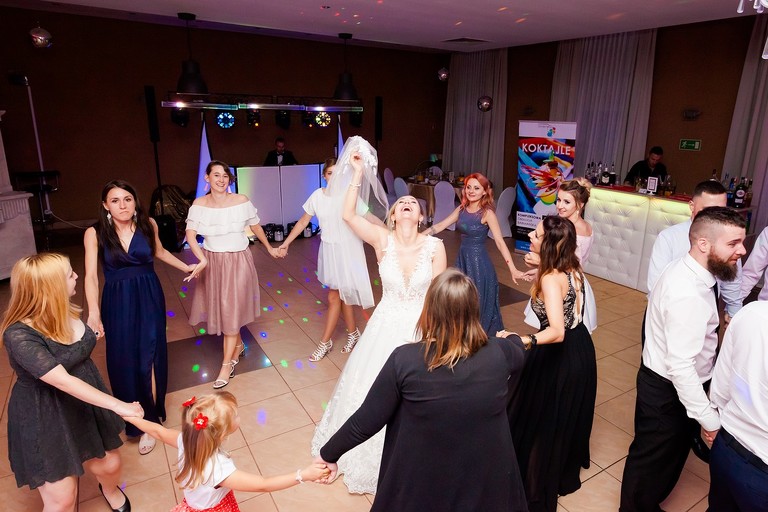 fotografia slubna bytom, zdjecia slubne bytom, fotograf slubny slask, slub w kosciele sw wojciecha w radzionkowie, fotografia slubna katowice, zdjecia slubne katowice, zdjecia slubne zywiec, fotografia slubna, zdjecia slubne bielsko, fotograf slubny bielsko, fotograf slubny cieszyn, fotografia slubna cieszyn, www.magiaobrazu.com, zdjecia slubne bielsko, fotografia slubna slask, zdjecia slubne zywiec, zdjecia slubne cieszyn, dwoch fotografow na slub, zdjecia slubne slask,