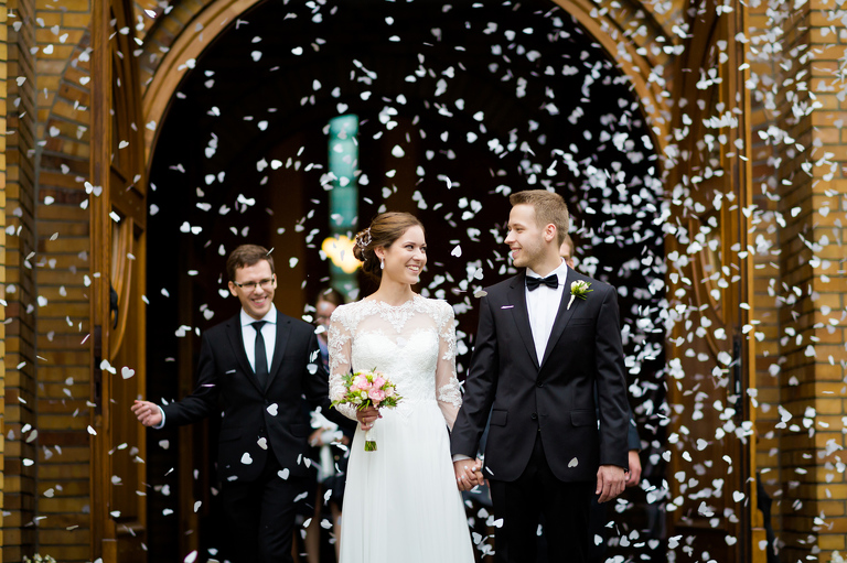 fotografia slubna katowice, zdjecia slubne katowice, fotograf slubny katowice, fotograf slubny slask, slub w kosciele ewangelicko-augsburskim tychy, wesele hotel arena tychy, wesele w hotelu arena w tychach, zdjecia slubne zywiec, fotografia slubna, zdjecia slubne bielsko, fotograf slubny bielsko, fotograf slubny cieszyn, fotografia slubna cieszyn, www.magiaobrazu.com, zdjecia slubne bielsko, fotografia slubna slask, zdjecia slubne zywiec, zdjecia slubne cieszyn, dwoch fotografow na slub, zdjecia slubne slask,