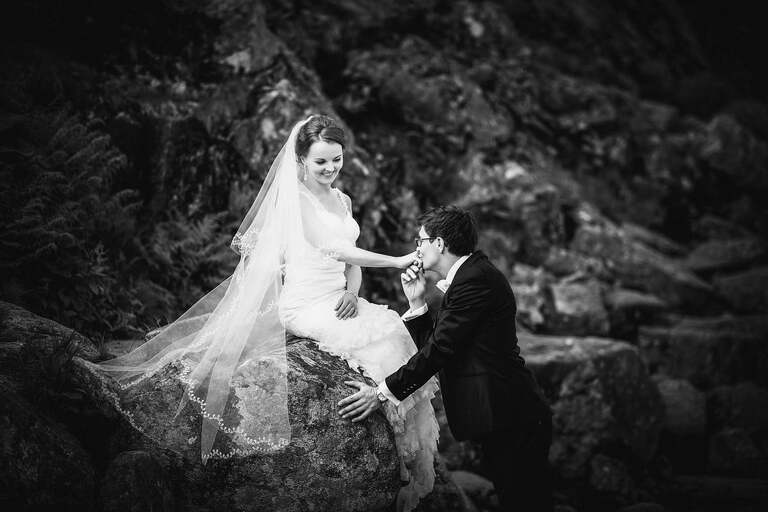 plener slubny Tatry, www.magiaobrazu.com, plener slubny w Tatrach, sesja ślubna Dolina Pięciu Stawów, fotografia ślubna Tatry, tatrzanski plener slubny, sesja slubna tatry, plener slubny dolina pieciu stawow, fotografia ślubna, fotograf ślubny Kraków, fotografowie ślubni, fotograf małopolska,dwóch fotografów na ślub, Anna i Jacek Bieniek, zdjęcia ślubne śląsk;