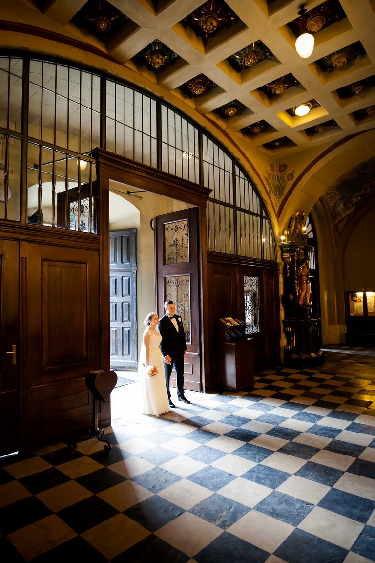 fotografia slubna, fotografia slubna krakow, zdjecia slubne krakow, fotograf slubny krakow, fotograf na wesele krakow, slub w kościele Nawiedzenia NMP w Krakowie, wesele w dworku skawinskim, wesele dworek skawinski, zdjecia slubne bielsko, fotograf slubny bielsko, www.magiaobrazu.com, zdjecia slubne bielsko, fotografia slubna slask, fotograf cieszyn, zdjecia slubne cieszyn, evil wolf studio, michal wilk filmowanie, dj magiczna noc, dj tomasz korus, pracownia florystyczna niezle kwiatki